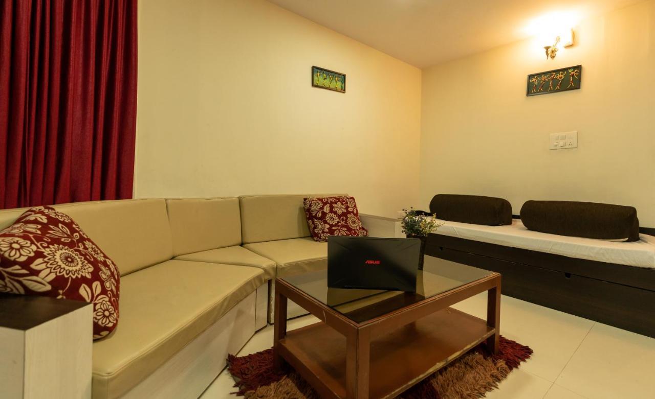 Seasons Suites Bangalore Room photo